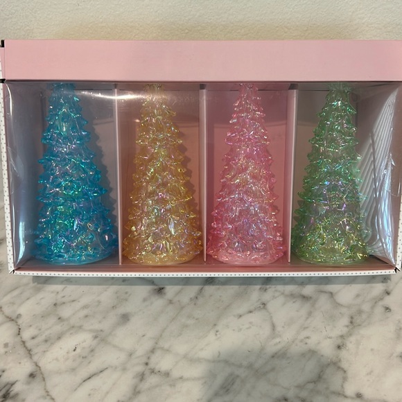 Cupcakes & Cashmere Pastel LIGHT UP Led Christmas Trees 7" - Picture 1 of 6